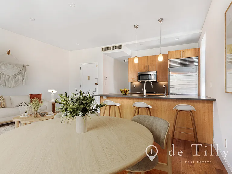 536 Henry St #3 — Photo 4