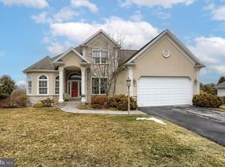 48 Derbyshire Dr, Carlisle, PA 17015