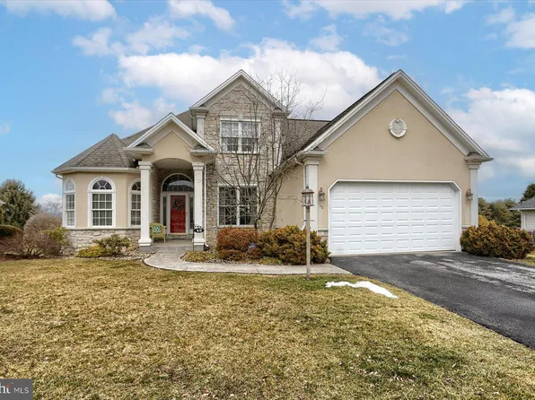 48 Derbyshire Dr, Carlisle, PA 17015