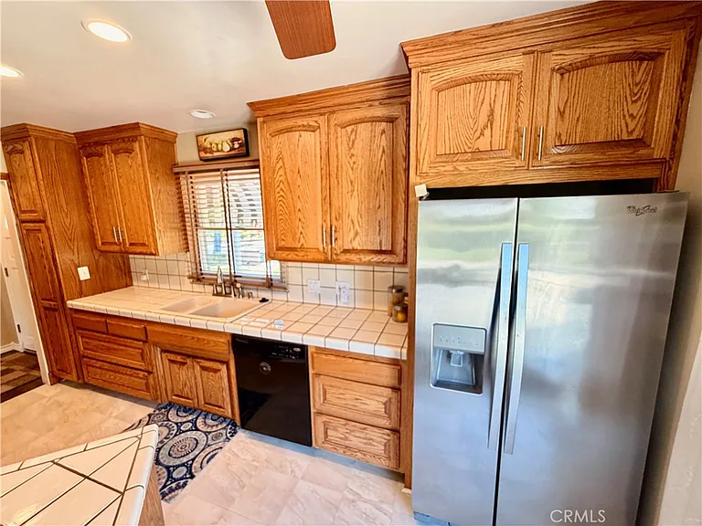 800 N Richman Ave — Photo 11
