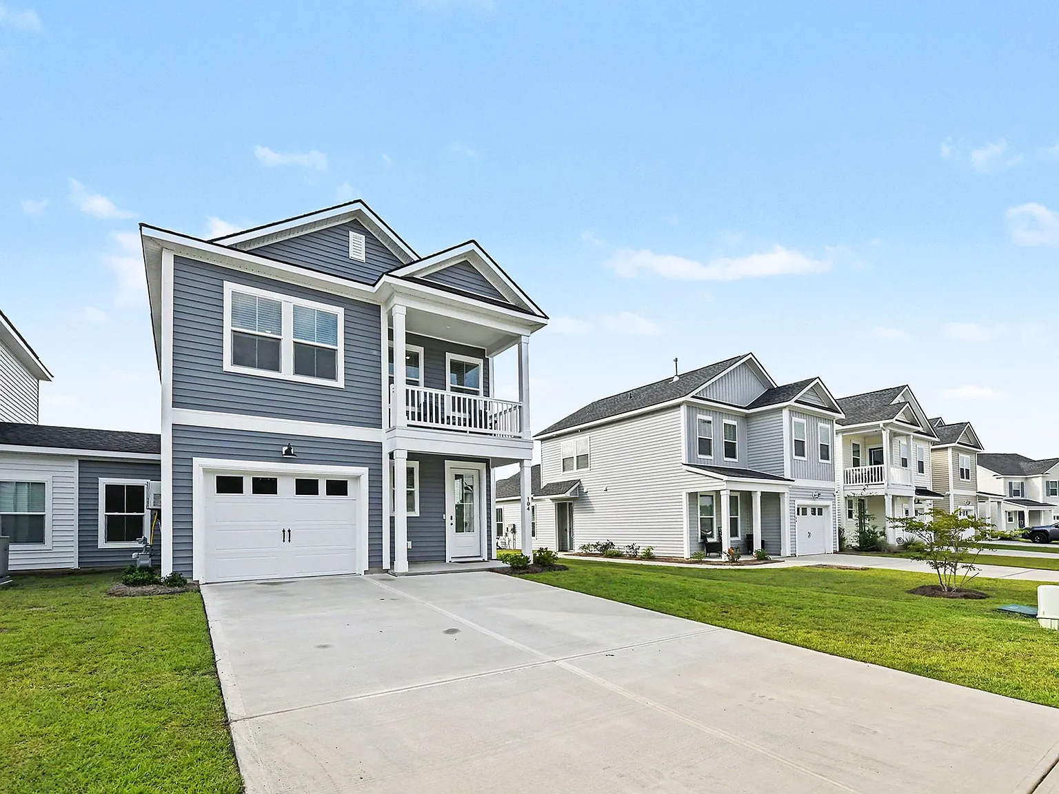3 bed, 2.5 bath, 1776 sqft, $2,450 — Photo 2