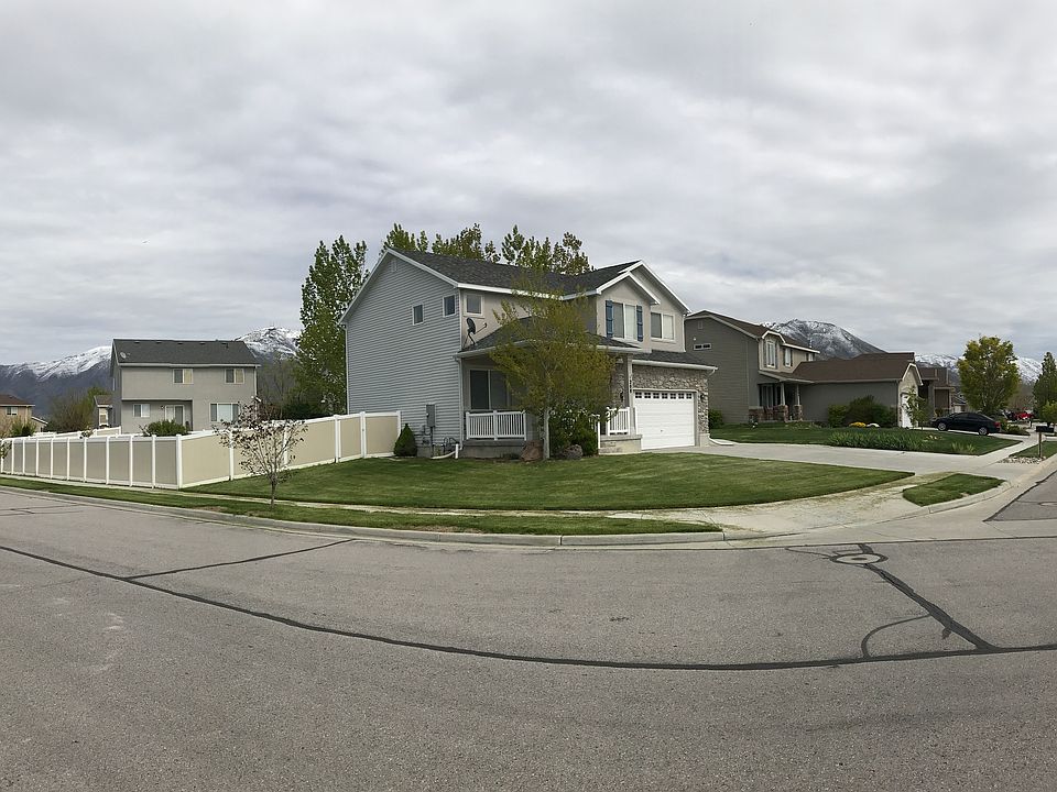 2nd image of 208 Boatsman Cir