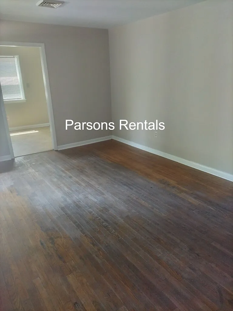 3 bed, 1094 sqft, $1,500 — Photo 4