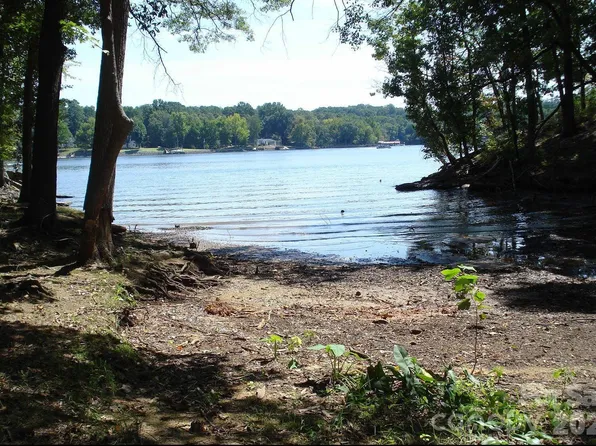 3201 Lake Pointe Dr, Belmont, NC 28012