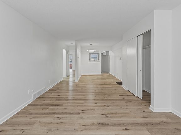 5th image of 4054 Stonehenge Dr #1