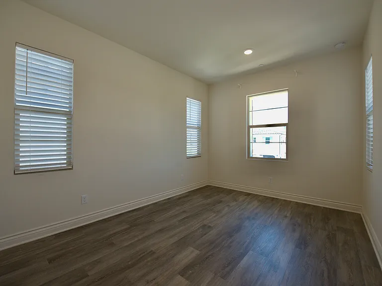 1812 Canyon Oaks Ln — Photo 18
