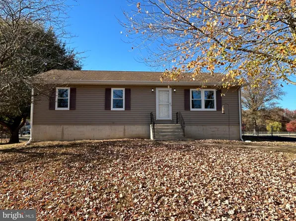 200 Heather Dr, Clayton, DE 19938