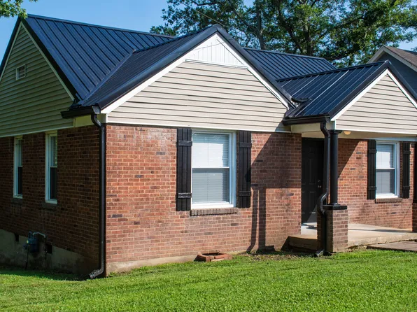 261 N 5th St, Selmer, TN 38375
