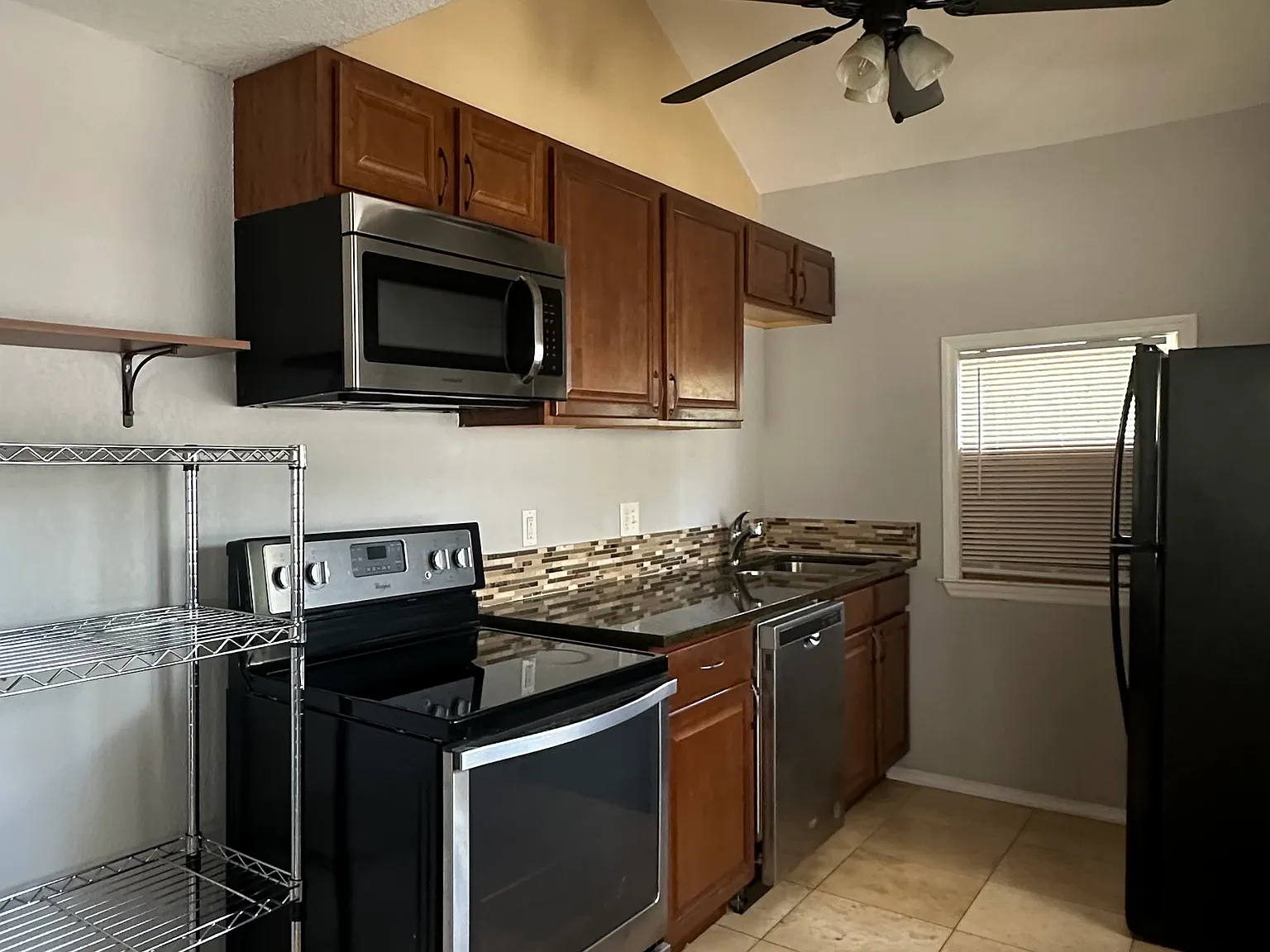 1111 E Central Blvd — Photo 4