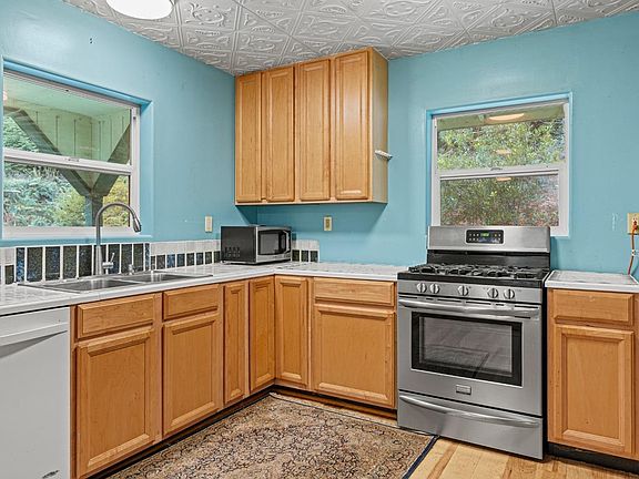 5th image of 39450 Eureka Hill Road