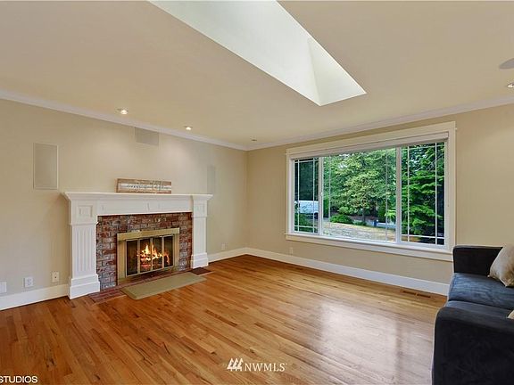5th image of 15315 NE 65th Ct