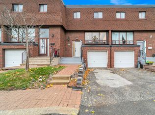 40 Stately Way, Markham, ON L3T 3Z8