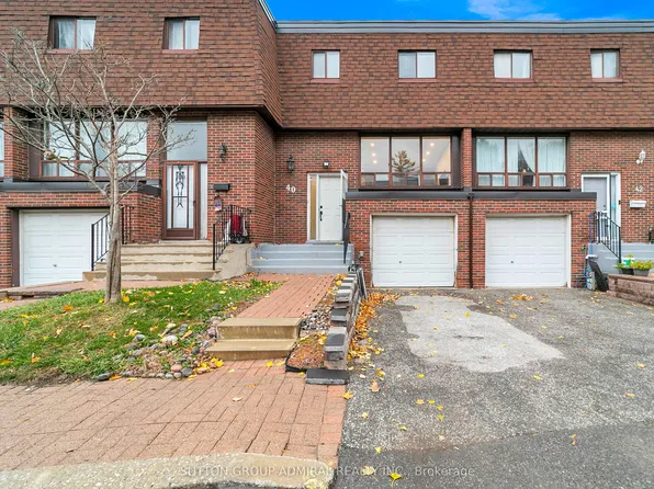 40 Stately Way, Markham, ON L3T 3Z8