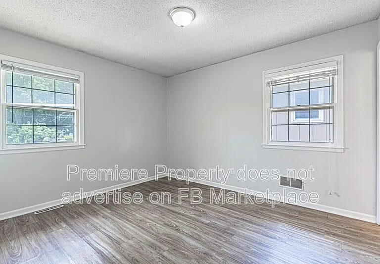 4329 Sterling Ave — Photo 9