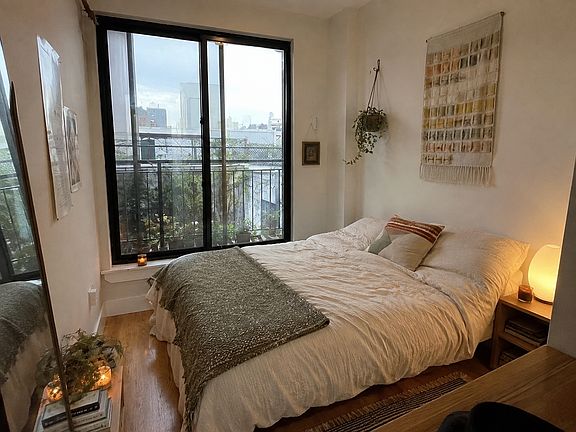 2nd image of 557 Union St APT 3