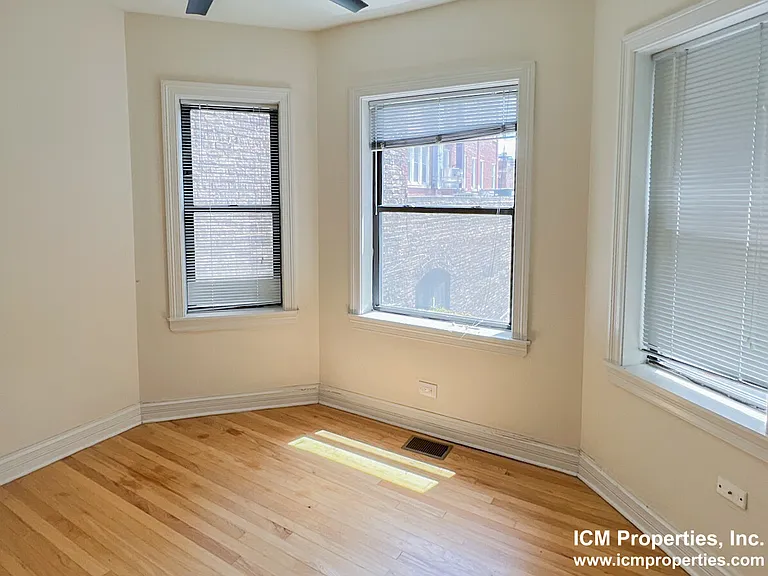 640 W Roscoe St #1 — Photo 7