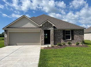 332 Caribbean Blvd, Sunset, LA 70584