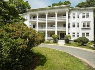 136 Middlesex Rd #122A, Chestnut Hill, MA 02467