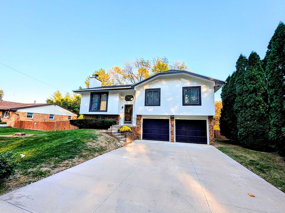2 Garages