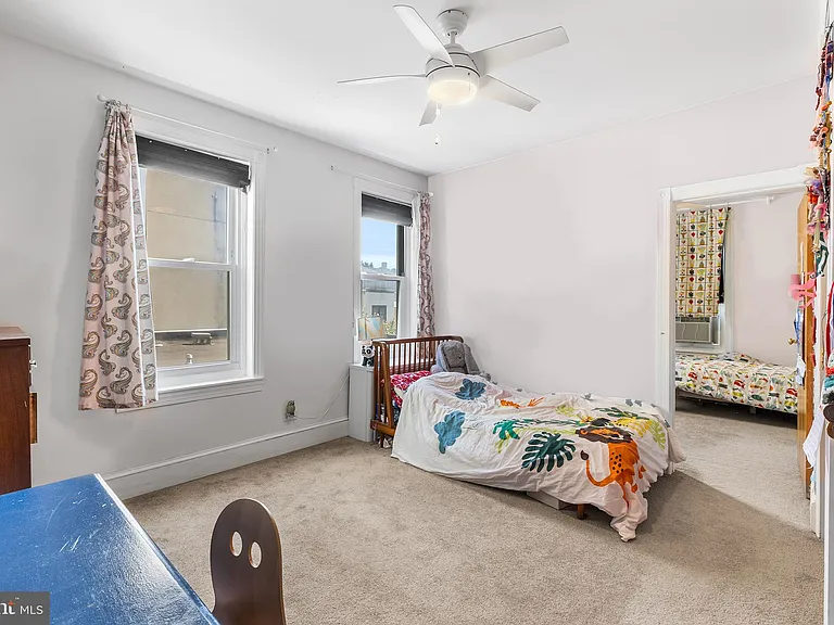 1513 E Moyamensing Ave — Photo 16
