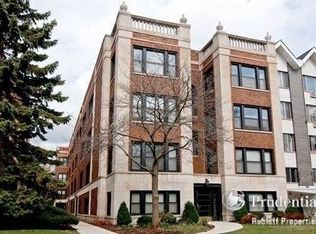 560 W Deming Pl #2, Chicago, IL 60614