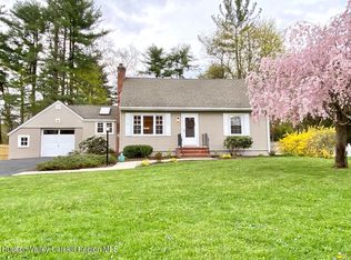 11 Pine Tree Dr, Poughkeepsie, NY 12603