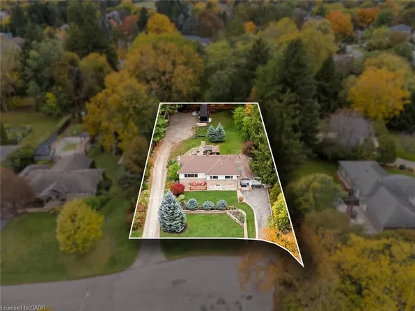 284 Mapledene Dr, Hamilton, ON L9G 2K2