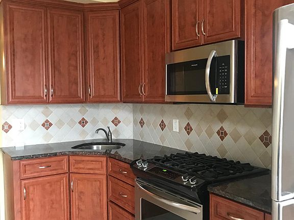 3rd image of 6214 Eliot Ave