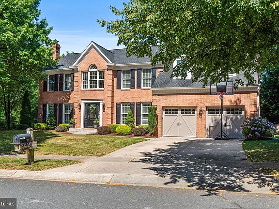 2nd image of 8398 Scarlet Glen Ct