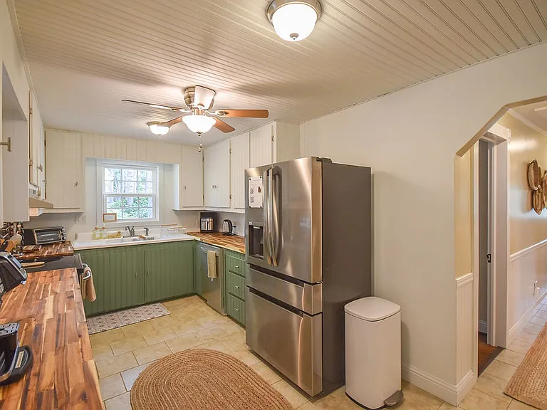 1490 N Ridge St — Photo 34