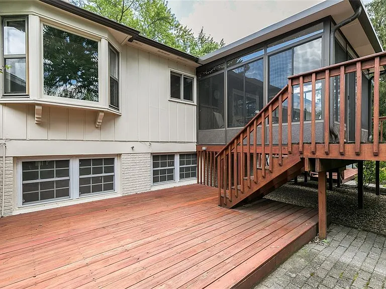 6913 Larkwood Dr NE — Photo 13
