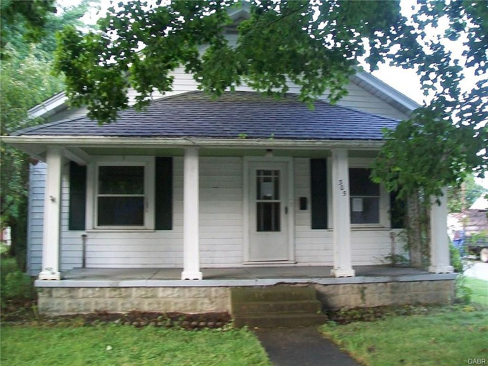 1st image of 305 Lake St