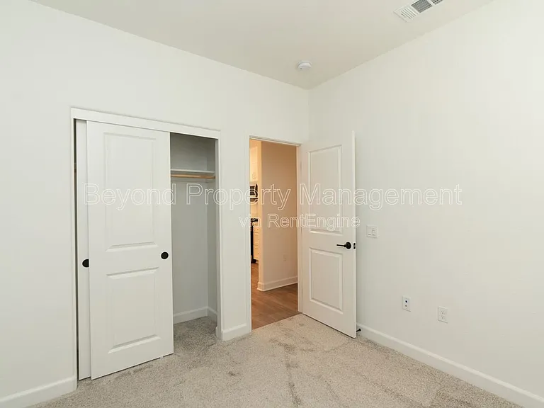 2126 Senita Dr — Photo 9