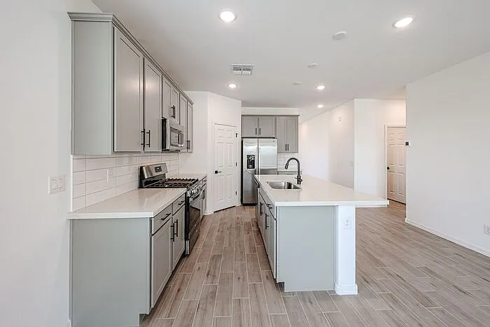 5633 W McNeil St — Photo 18