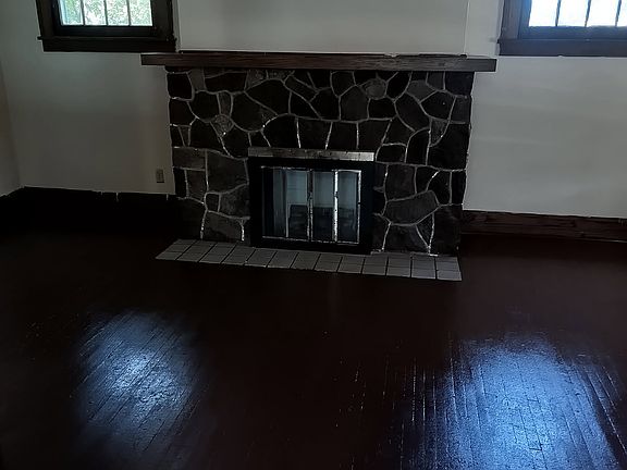 2nd image of 34 W Judson Ave