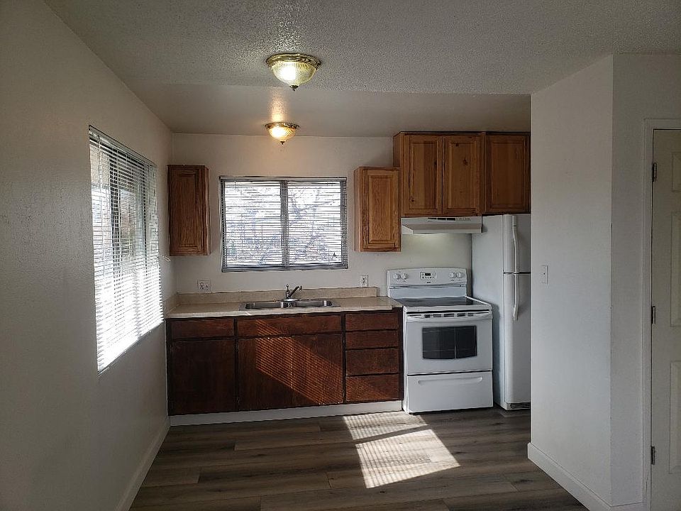 1st image of 1231 E 7th St #B