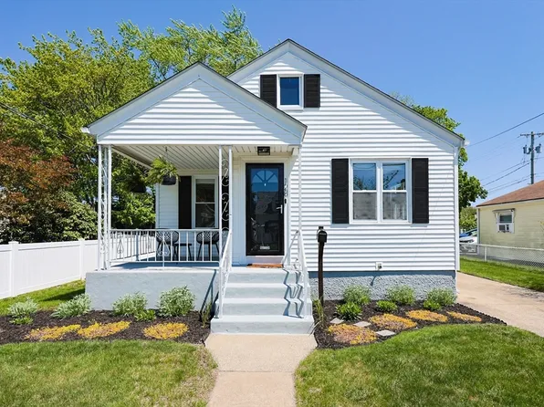 128 1st St, Pawtucket, RI 02861