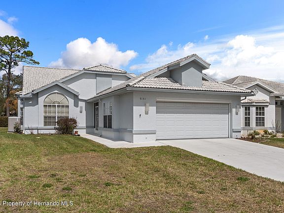 3rd image of 9151 Rhett Ln