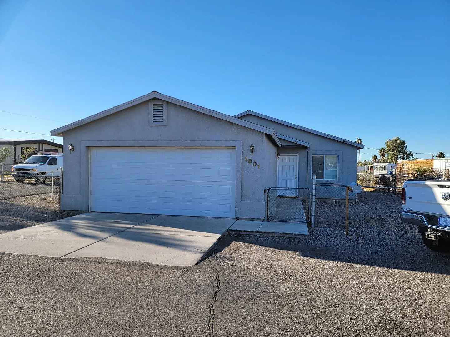 3 Bedroom 2 Bathroom House in Bullhead City — Photo 1