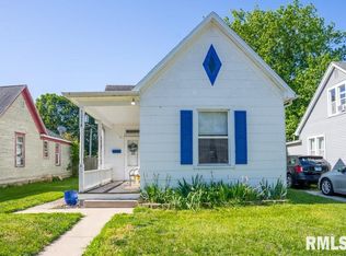1214 Caroline St, Pekin, IL 61554