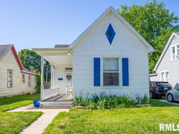 1214 Caroline St, Pekin, IL 61554