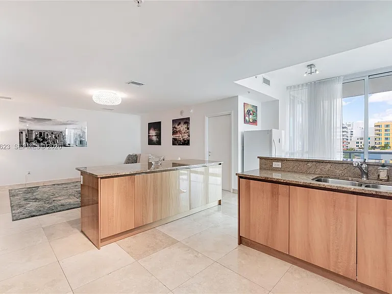 50 S Pointe Dr #701 — Photo 30