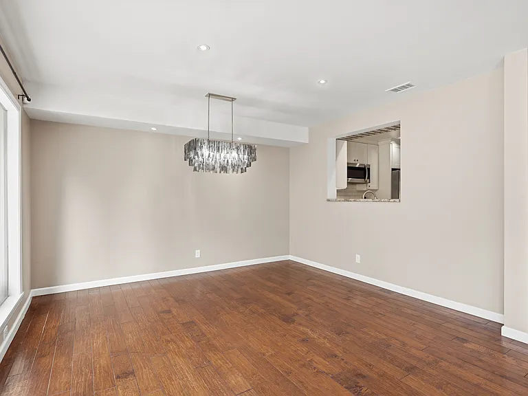 2063 Village Ln — Photo 15