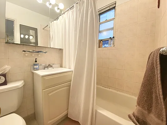 Rented by Compass | media 18