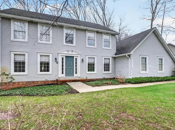 10434 Sourwood Ct, Brighton, MI 48114
