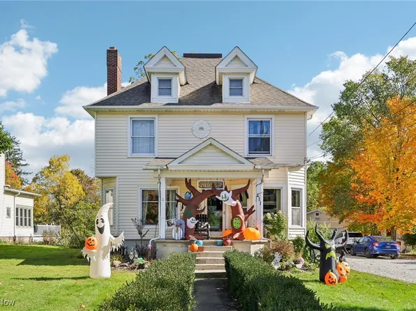 211 South St, Chardon, OH 44024