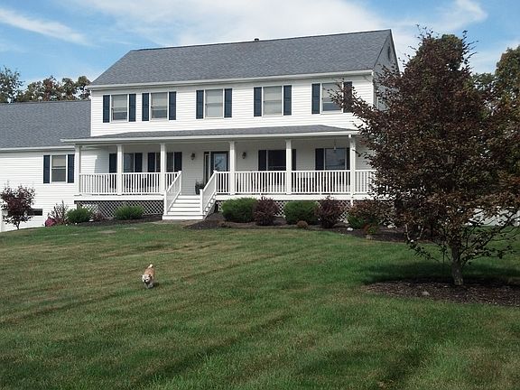 2nd image of 6 Sheafe Cir