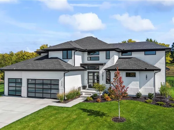 9303 W 167th Ter, Overland Park, KS 66085