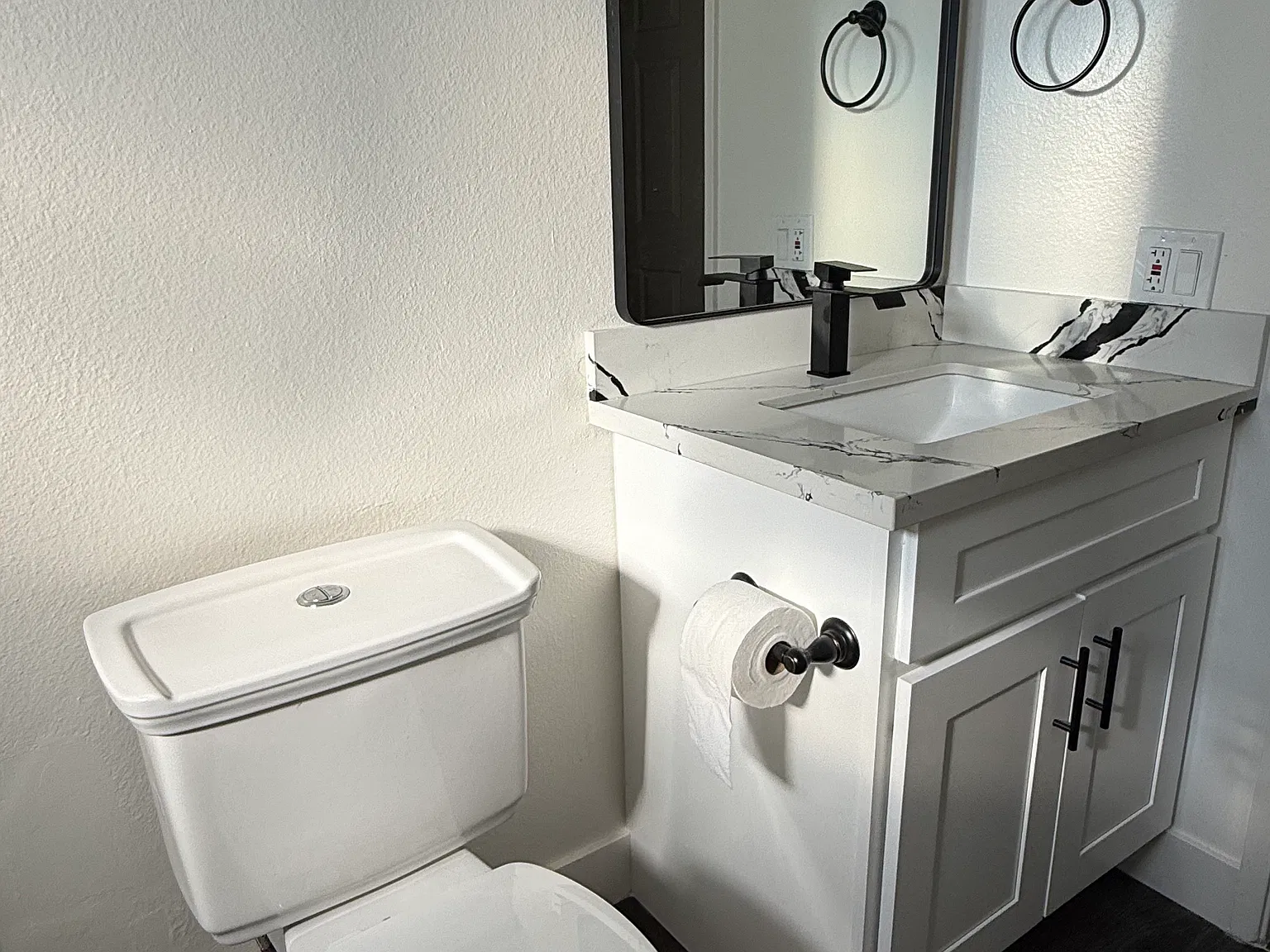 2 bed, 780 sqft, $2,000 — Photo 4