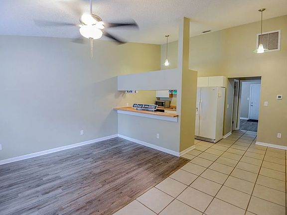 3rd image of 2267 Sandpiper St